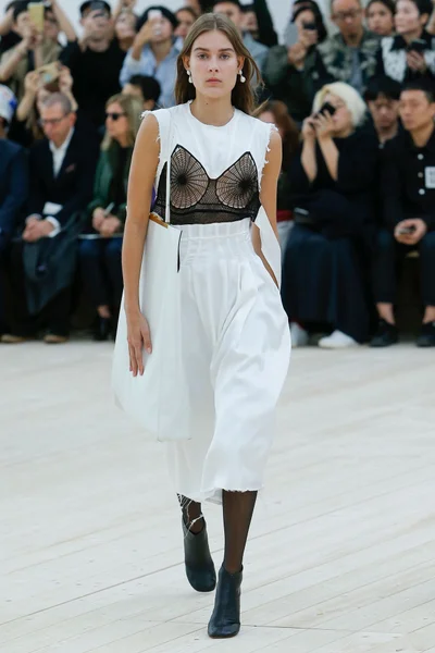 Look 14